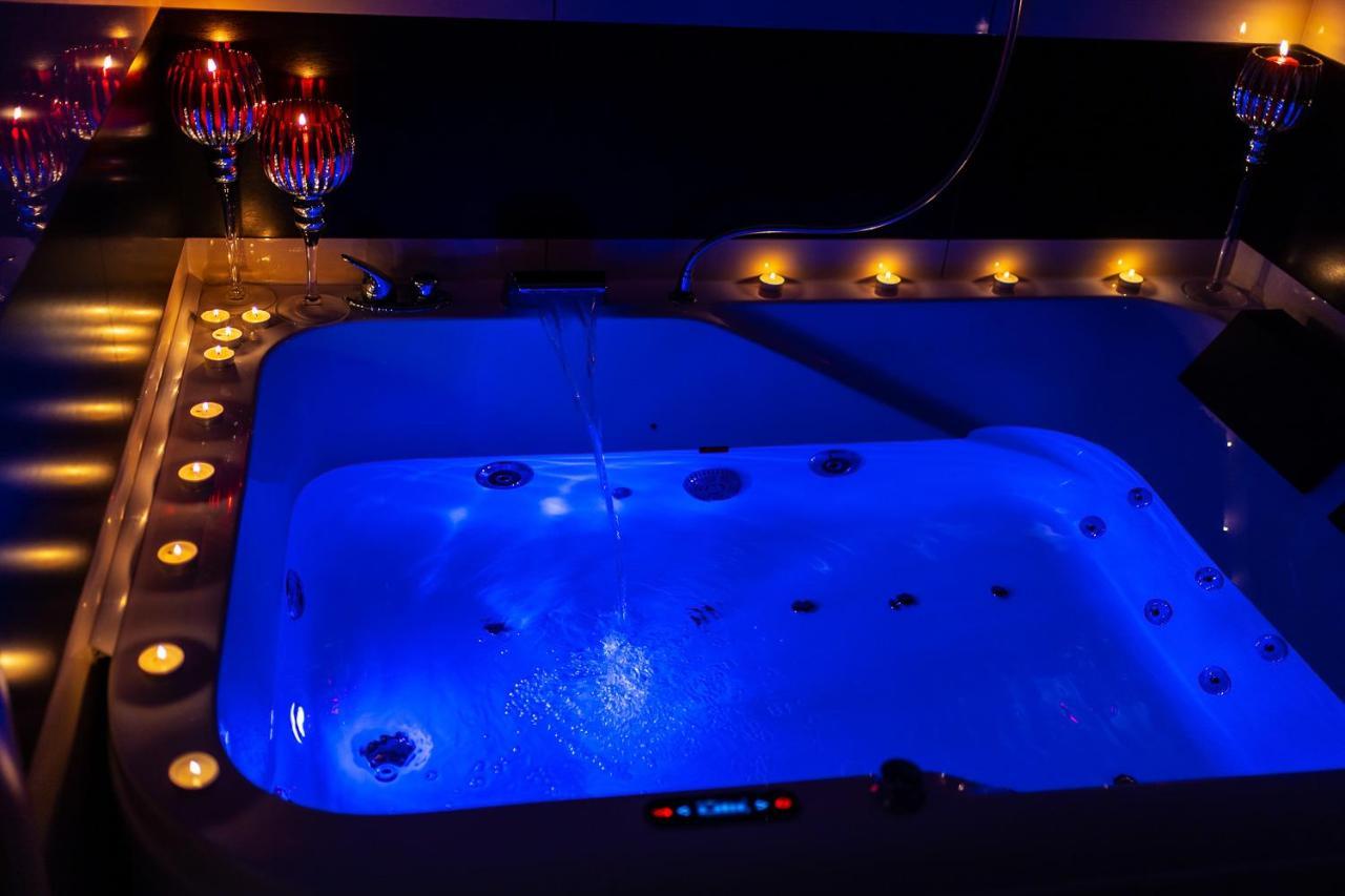 Premium Jacuzzi Apartment Klaipeda Ngoại thất bức ảnh